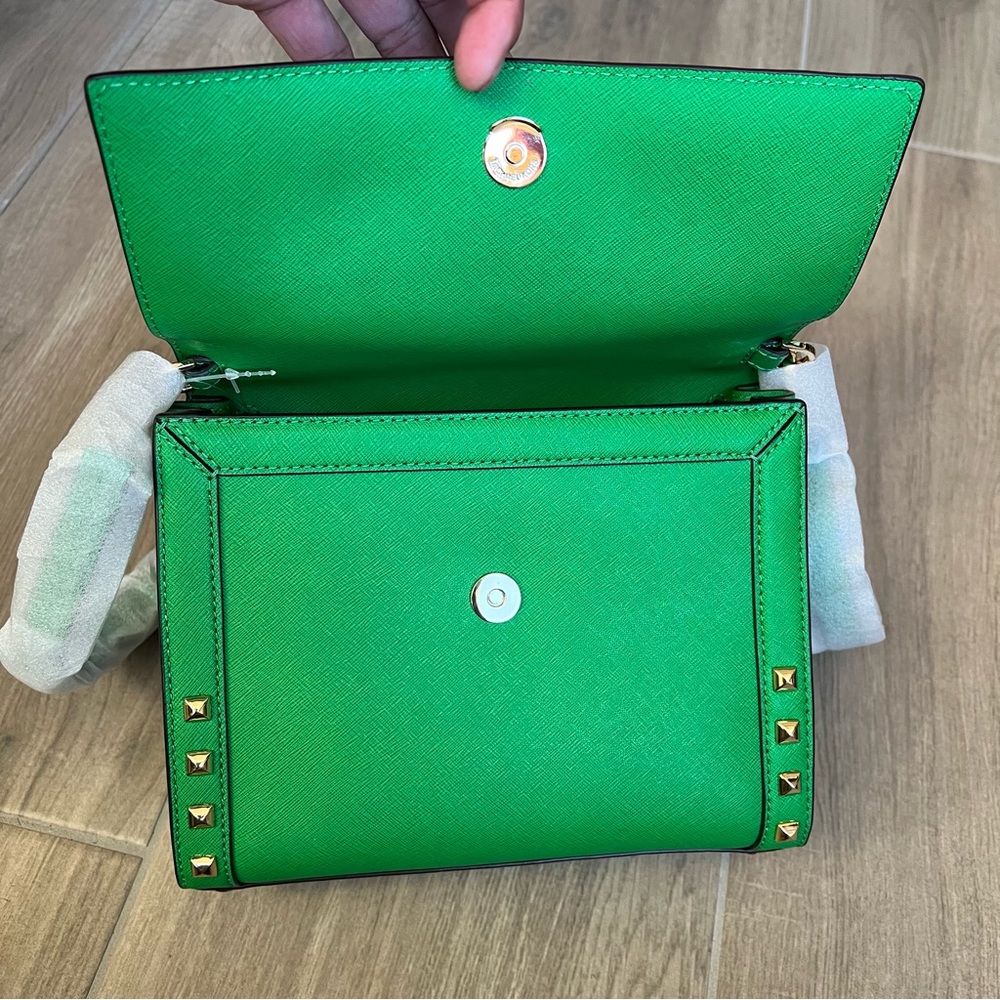 Michael Kors Dillon Messenger - Picture 8 of 10